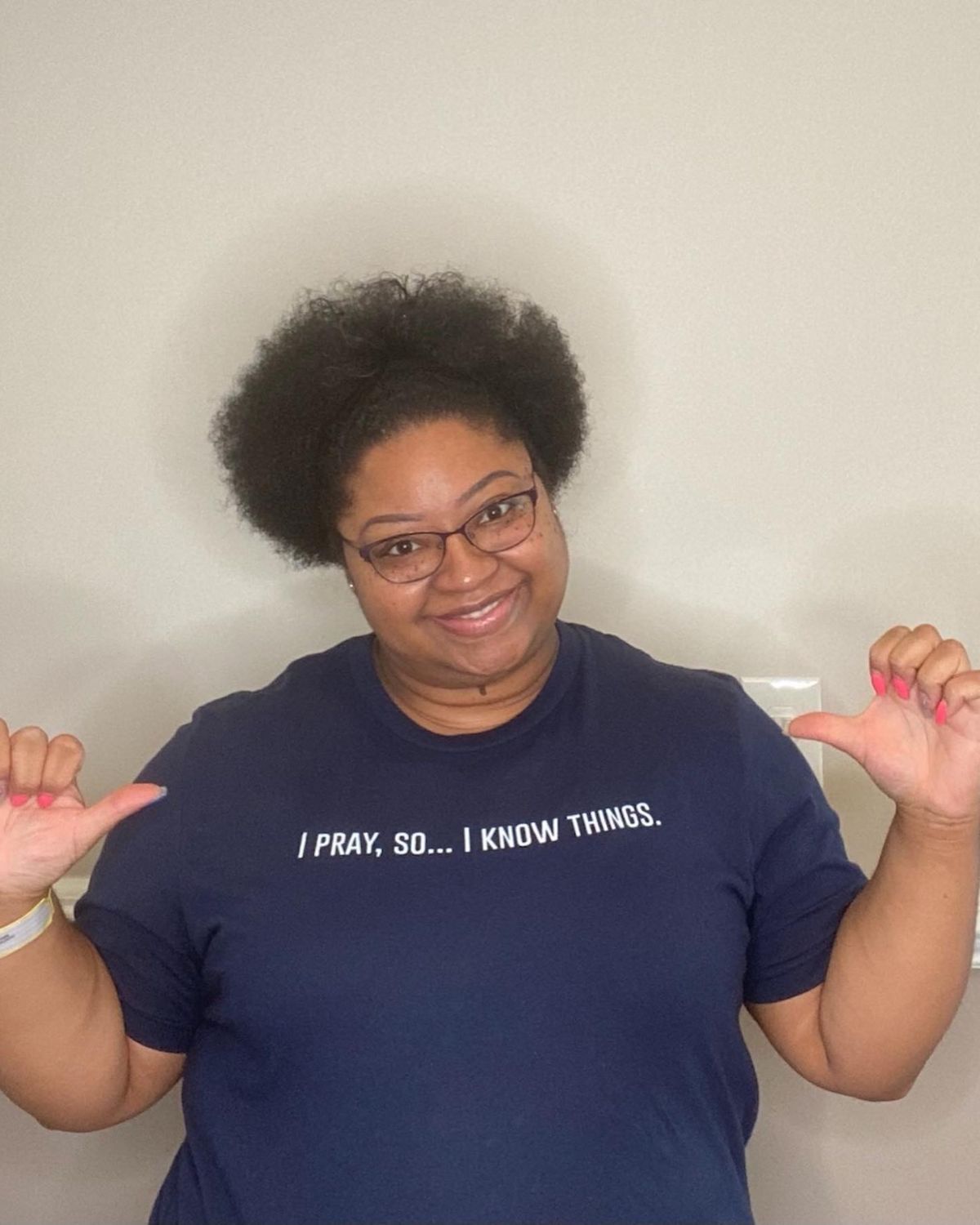 I Pray tee in navy