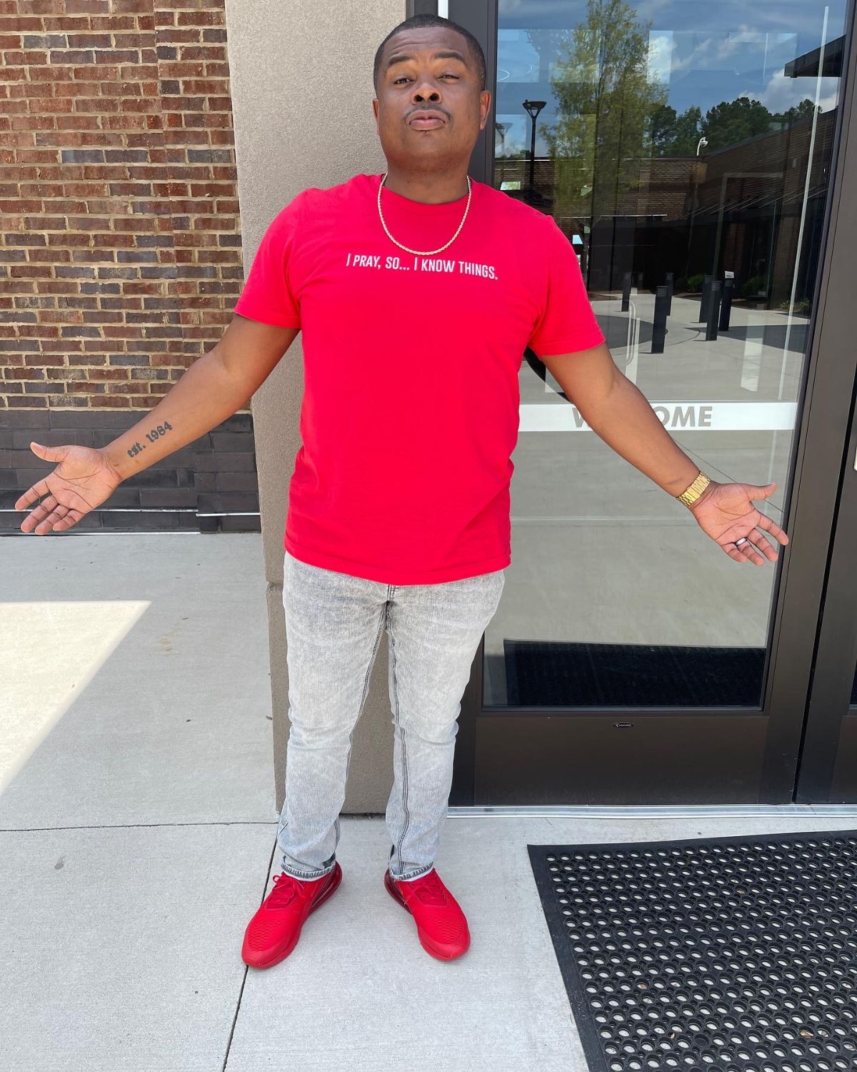 I Pray tee in red